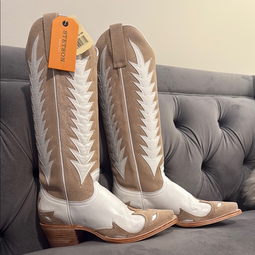Stetson Beige and White Western Boots size 6